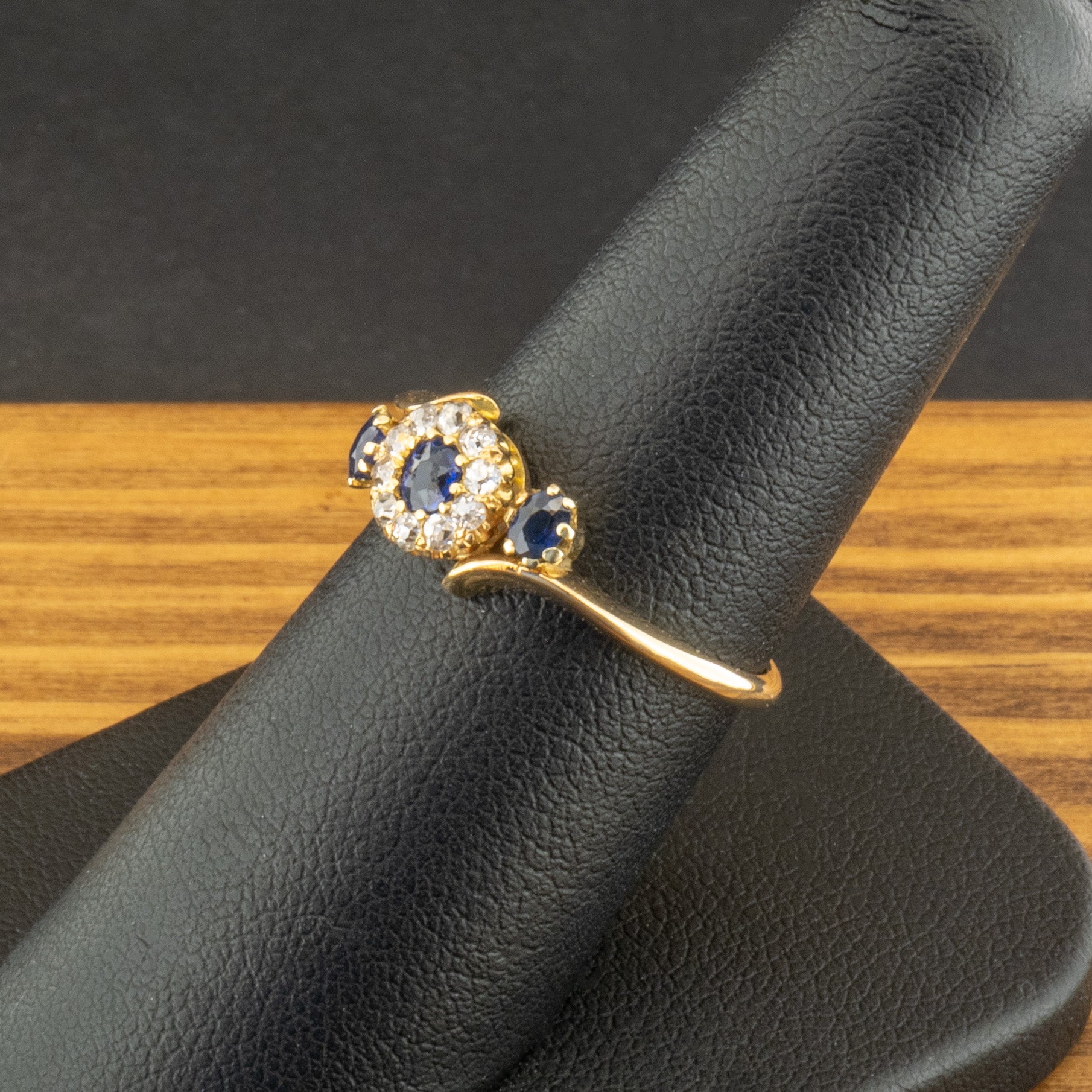 18ct Yellow Gold Antique Sapphire & Diamond Ring Size N 2.5g