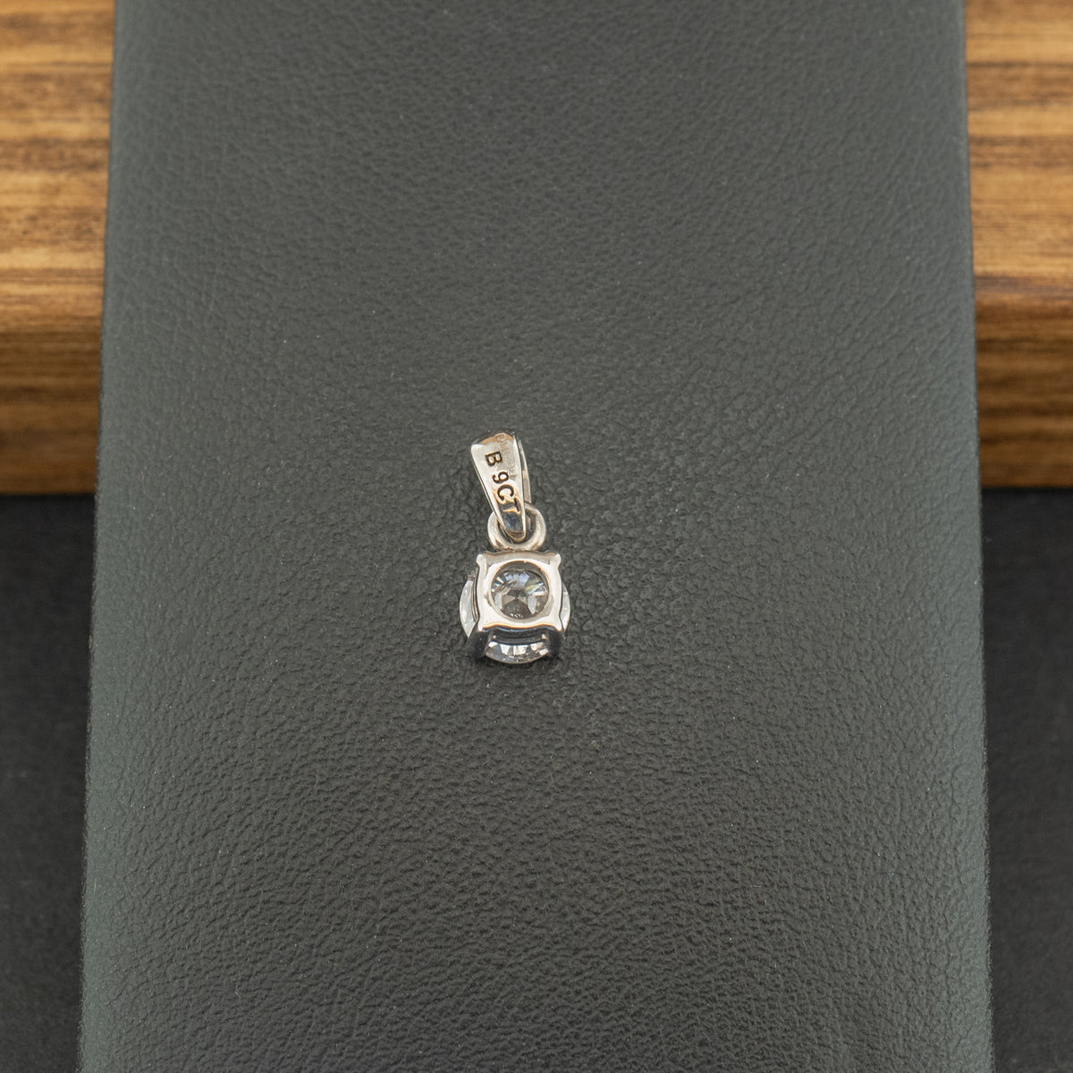 9ct White Gold 0.6ct Diamond Pendant 0.75g