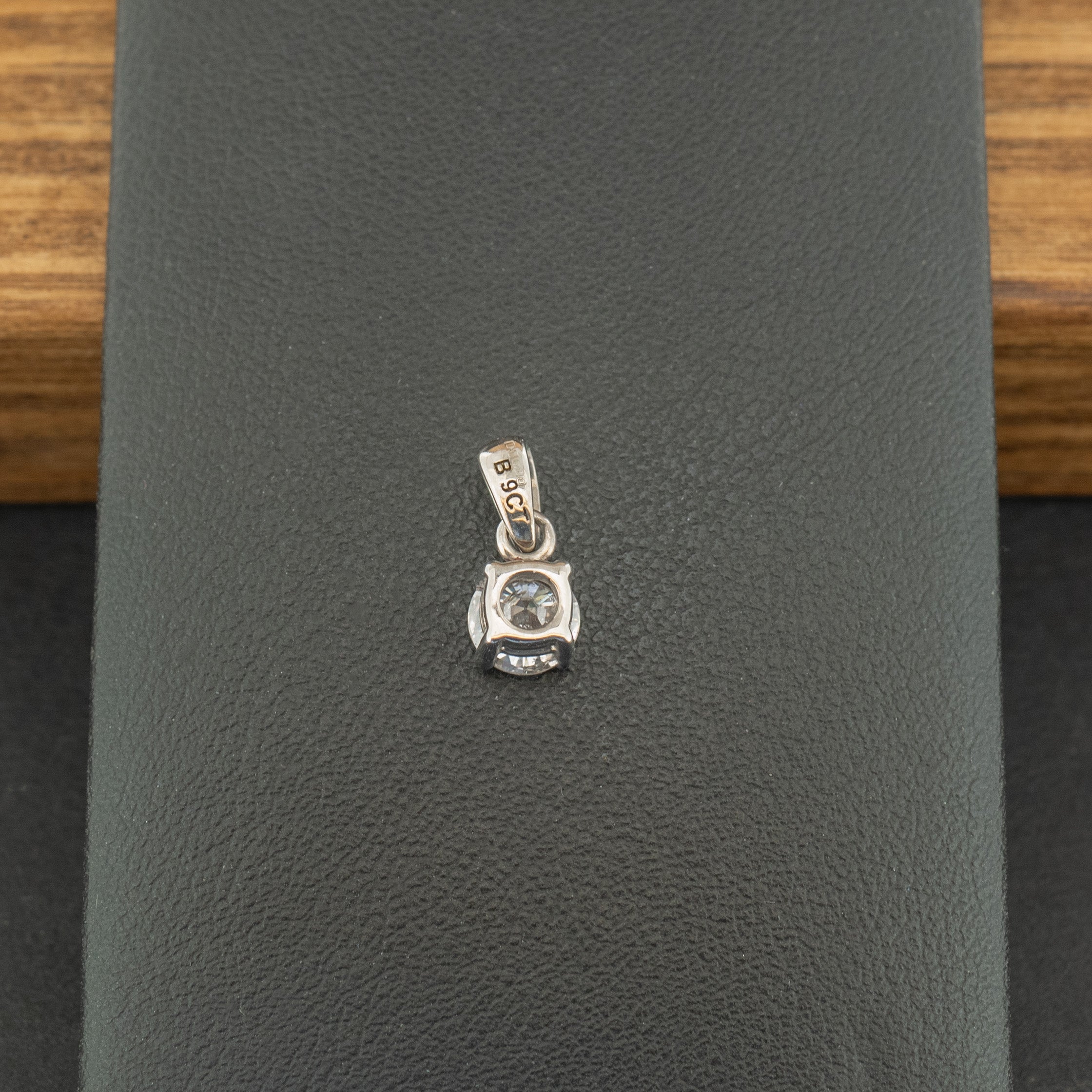 9ct White Gold 0.6ct Diamond Pendant 0.75g