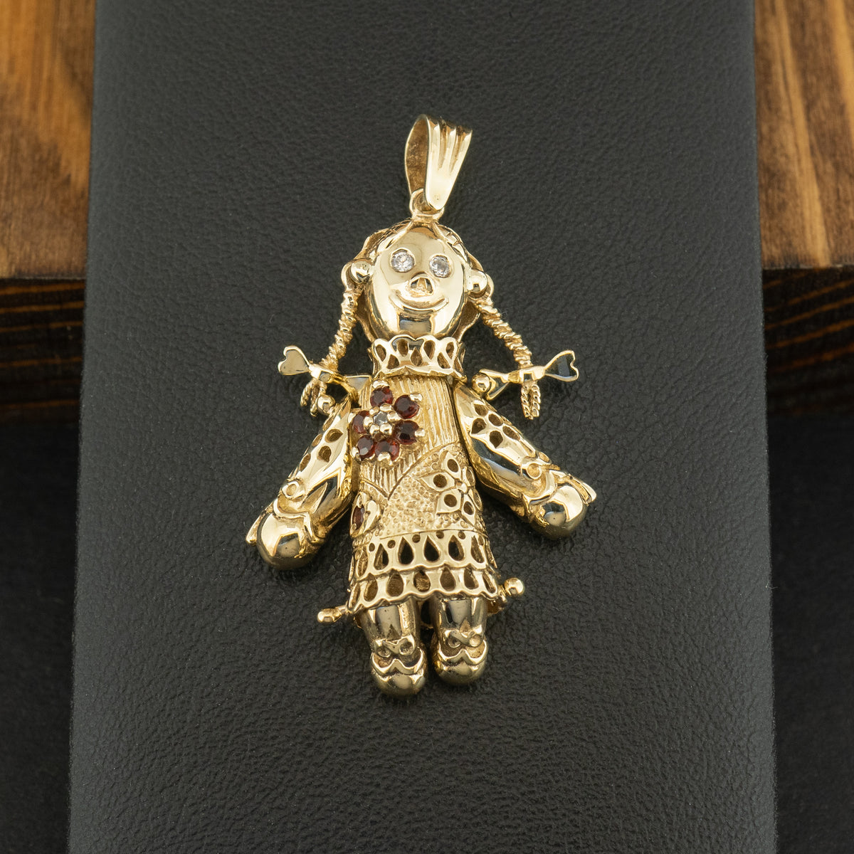 9ct Yellow Gold Garnet Doll Pendant 6.3g