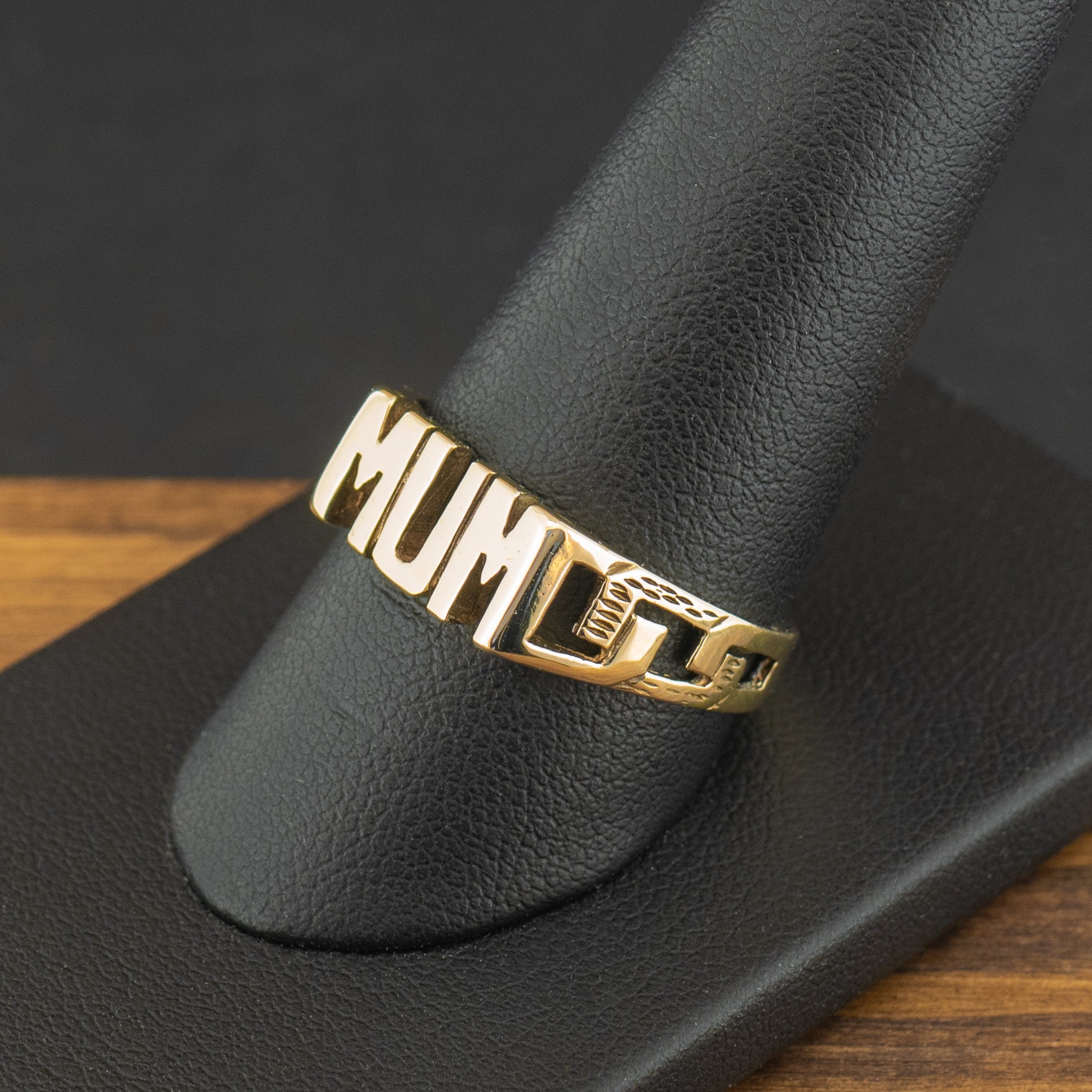 9ct Yellow Gold Mum Ring Size T 3.2g