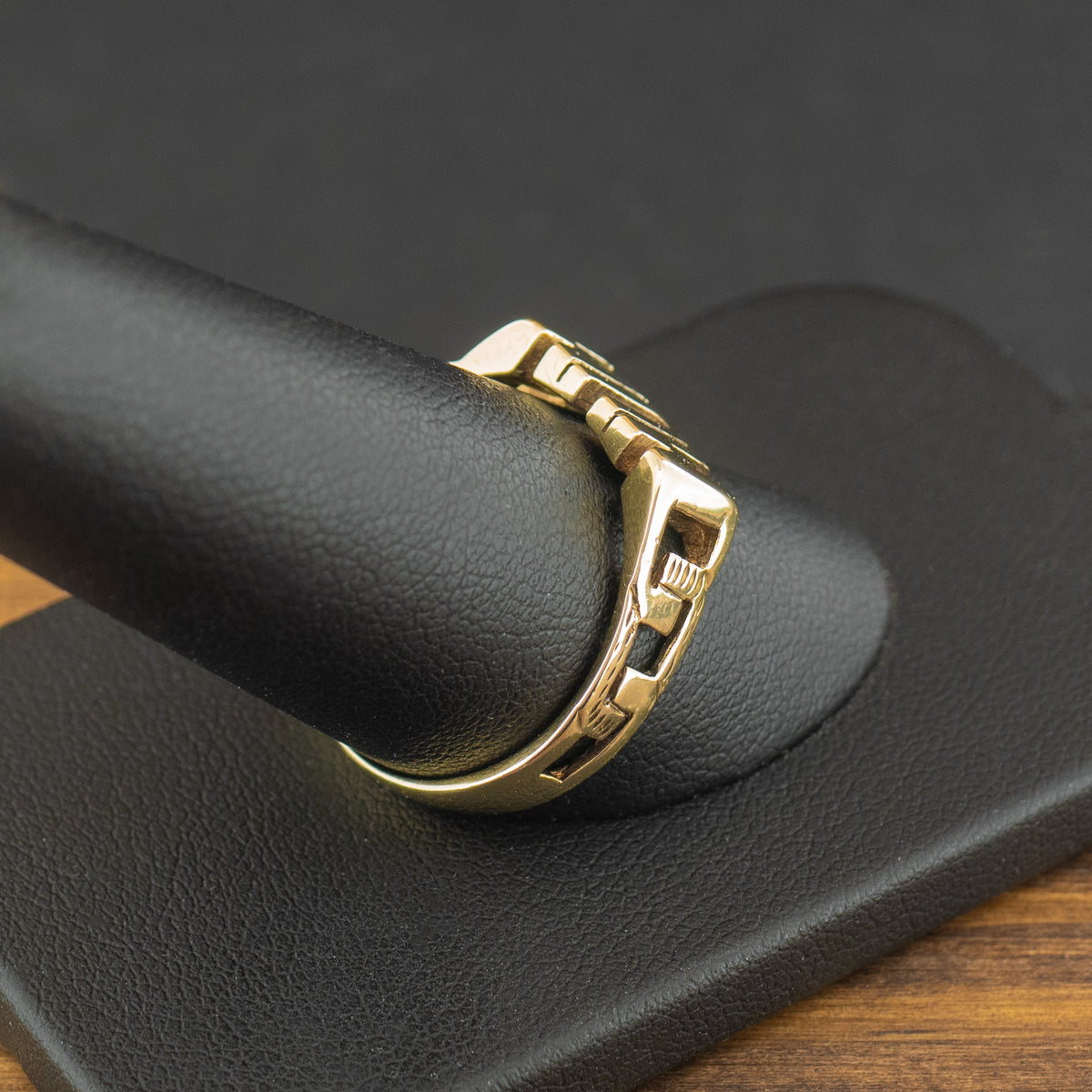 9ct Yellow Gold Mum Ring Size T 3.2g