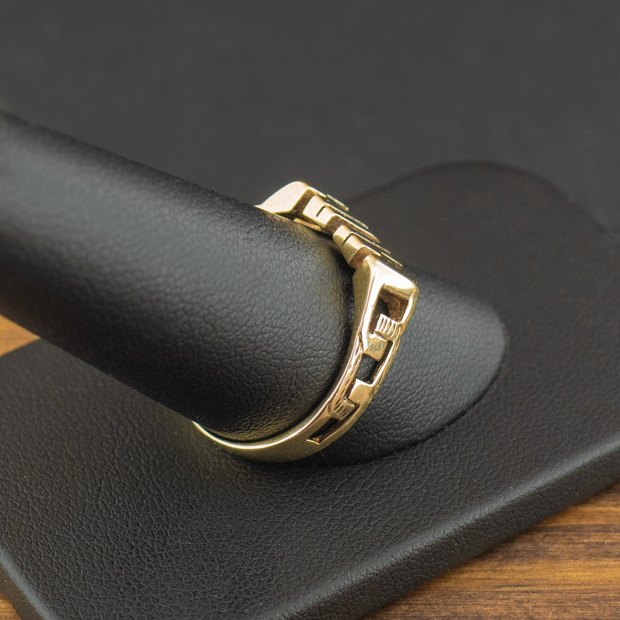 9ct Yellow Gold Mum Ring Size T 3.2g