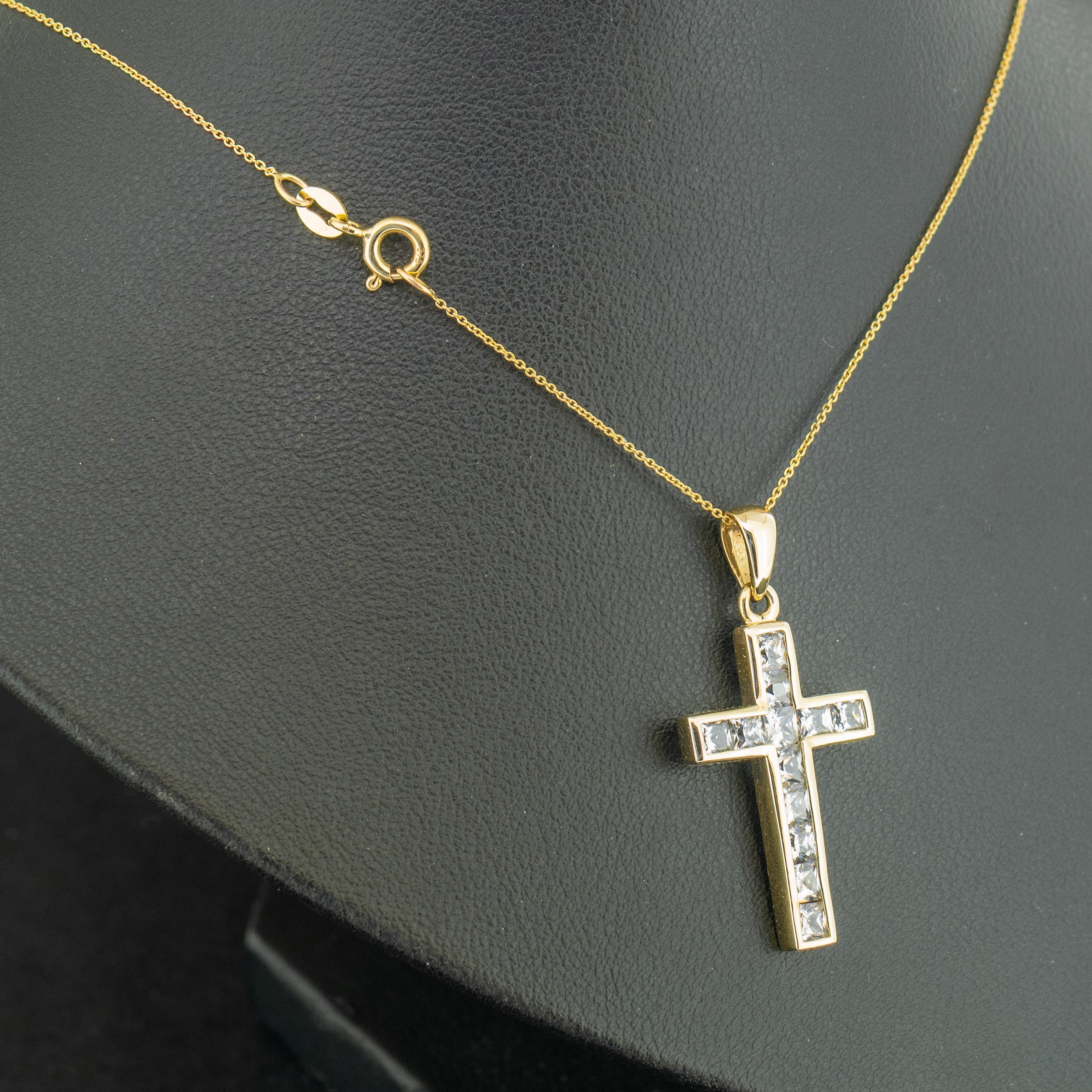 9ct Yellow Gold Cubic Zirconia Cross Pendant 4.1g