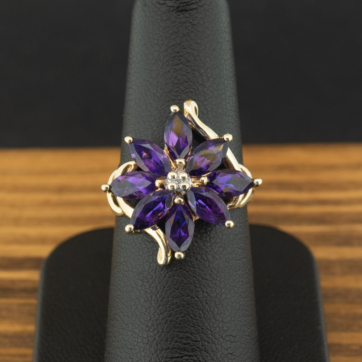 9ct Yellow Gold Amethyst & Diamond Flower Ring Size M 3.3g
