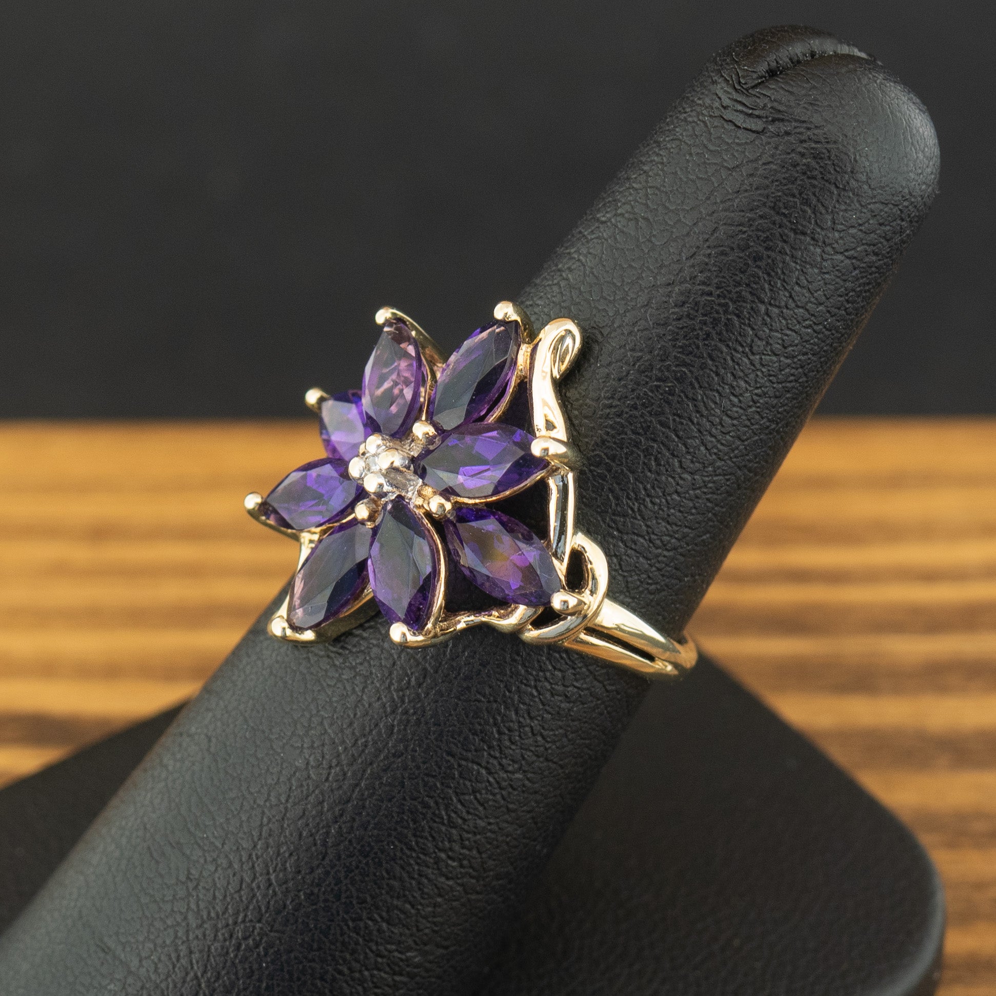 9ct Yellow Gold Amethyst & Diamond Flower Ring Size M 3.3g