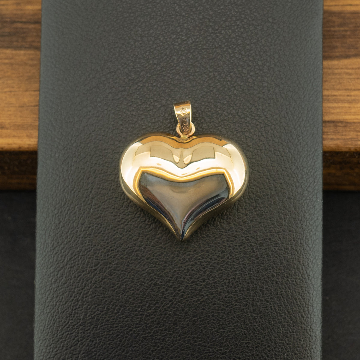 9ct Yellow Gold Patterned Heart Pendant 1.3g