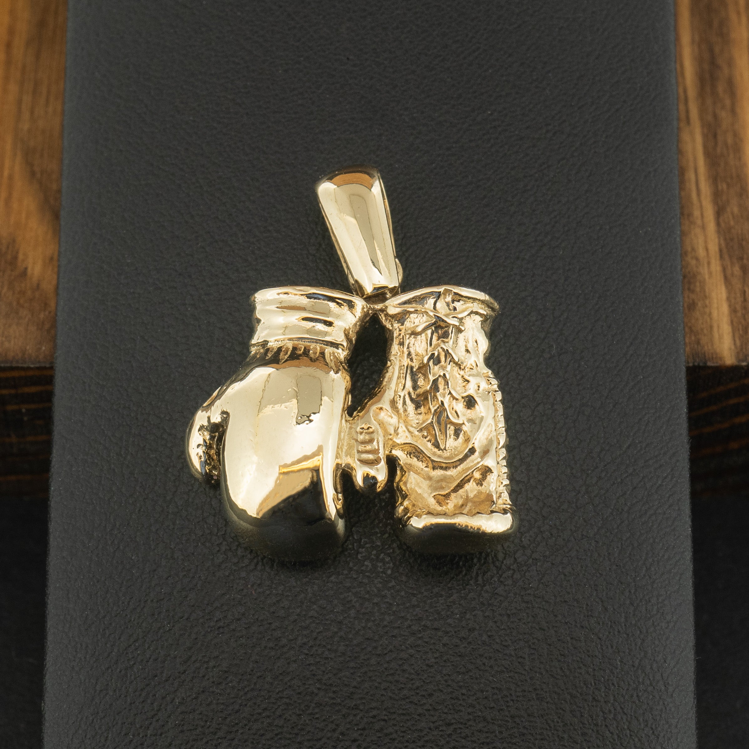 9ct Yellow Gold Boxing Gloves Pendant 12.7g