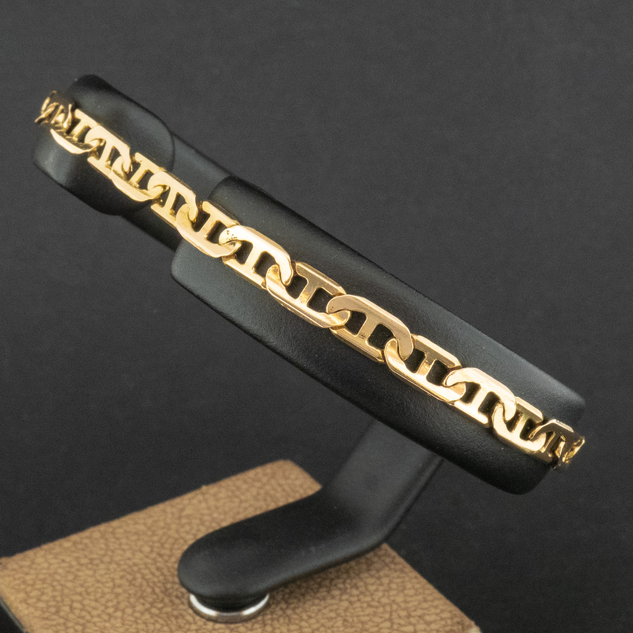 18ct Yellow Gold 7.5 Inch Mariners Chain Bracelet 6.7g