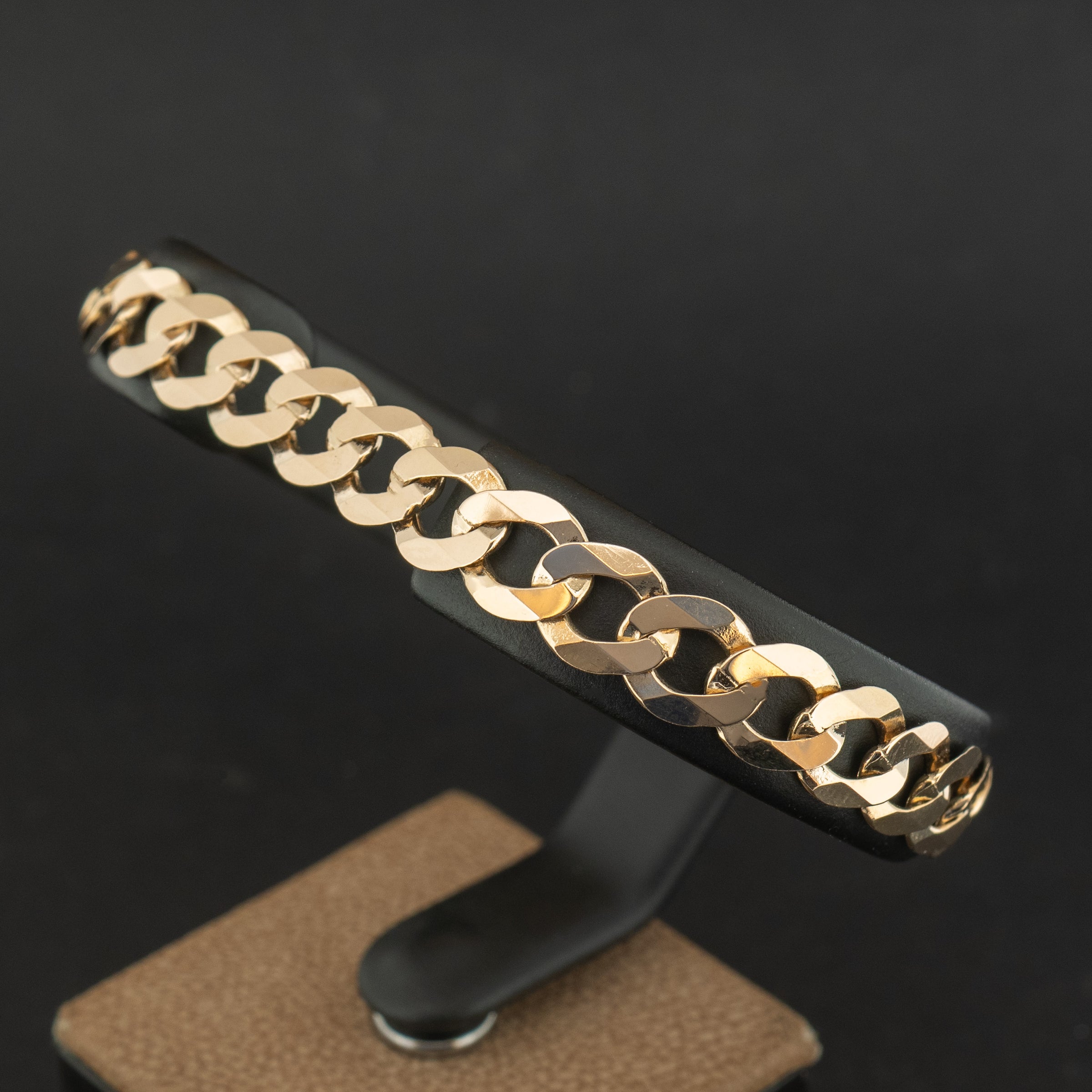9ct Yellow Gold 8 Inch Curb Chain Bracelet 10.1g