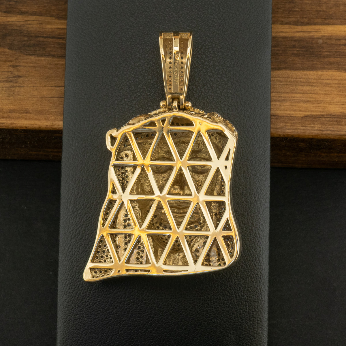 9ct Yellow Gold CZ Jesus Pendant 14.4g