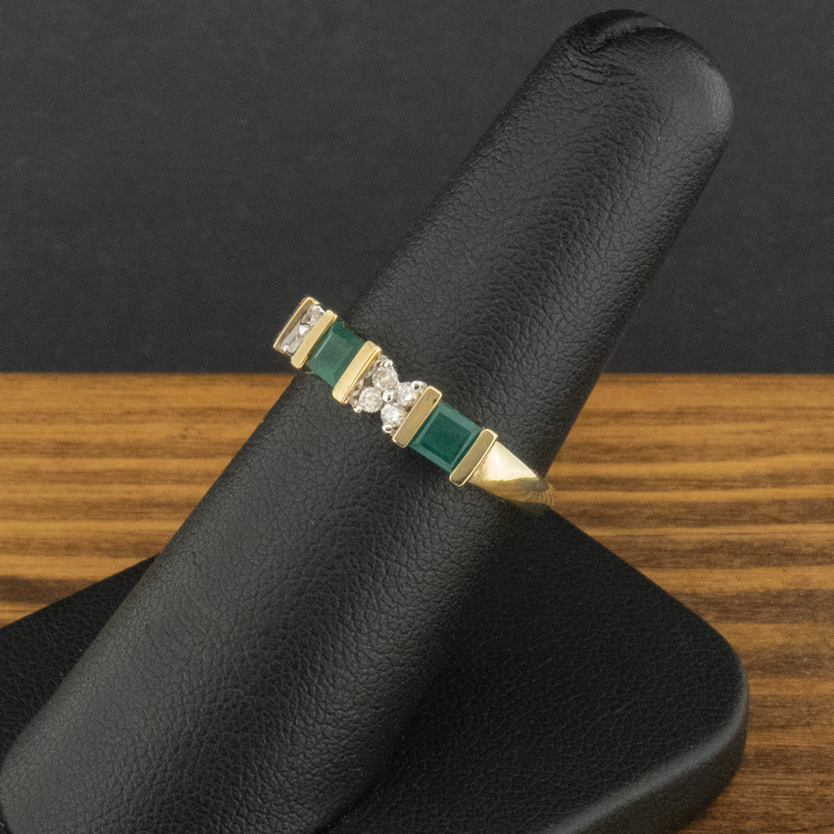 9ct Yellow Gold Emerald & Diamond Ring Size M 2.1g