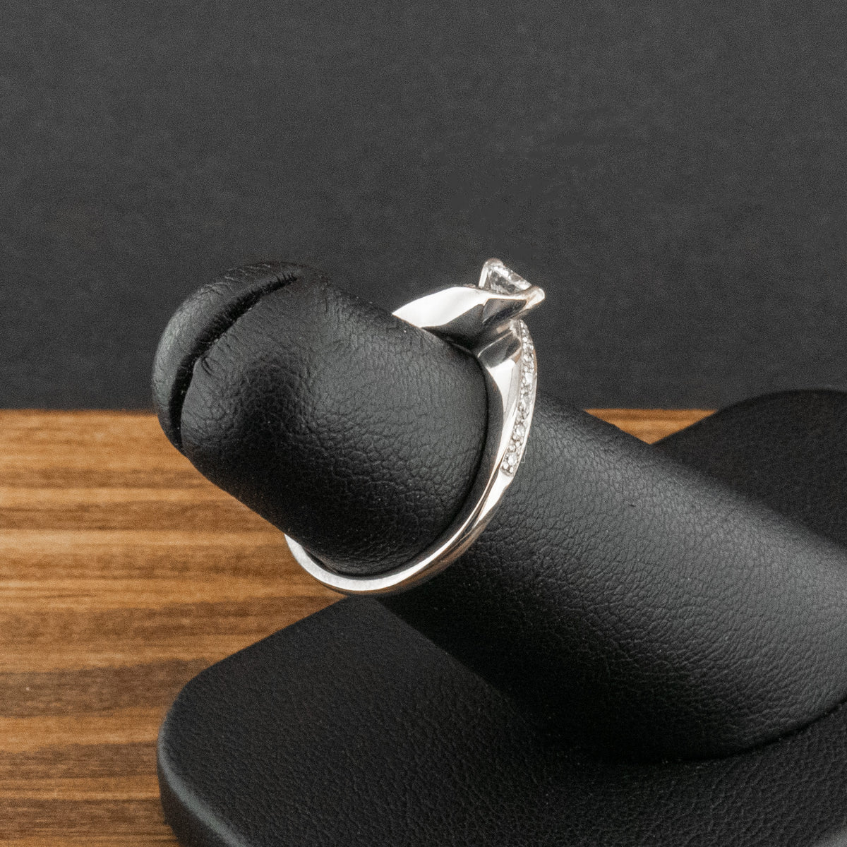 18ct White Gold 0.25ct Diamond Ring Size I 2g