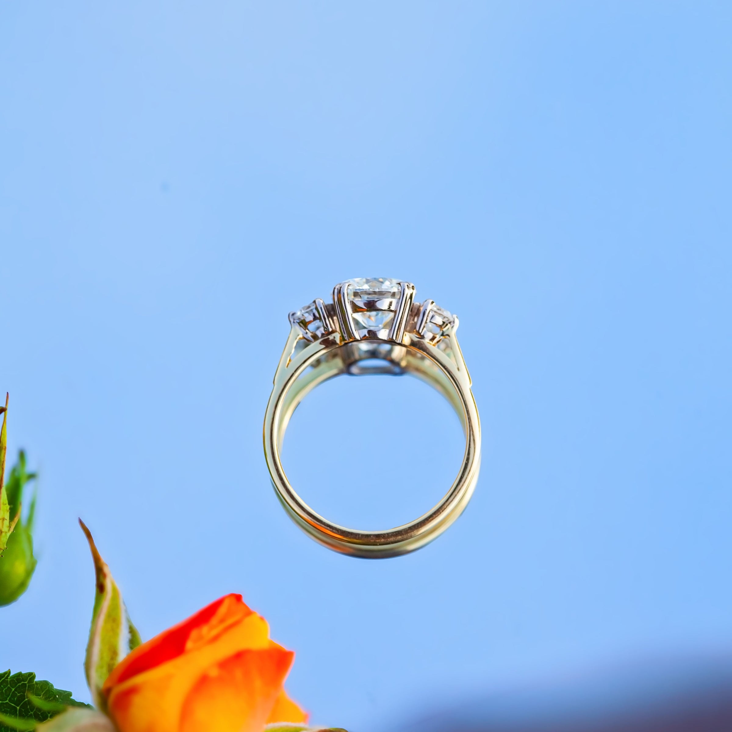 18ct Yellow Gold 2.27ct IGI Certificated Lab Diamond Trilogy Ring Size N 4.3g