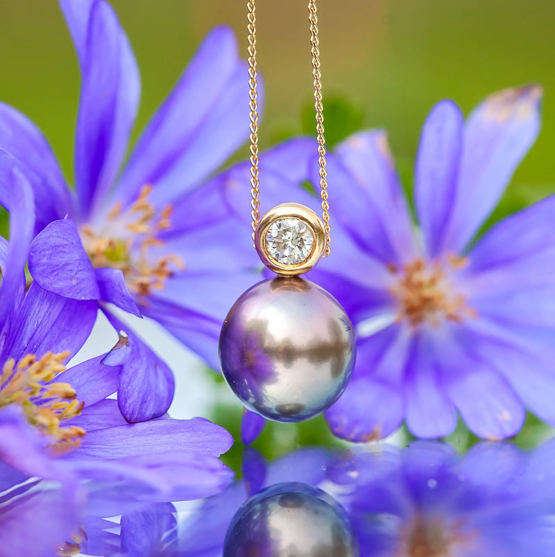 18ct Yellow Gold South Sea Pearl Diamond Pendant 18inch Necklace 3.3g