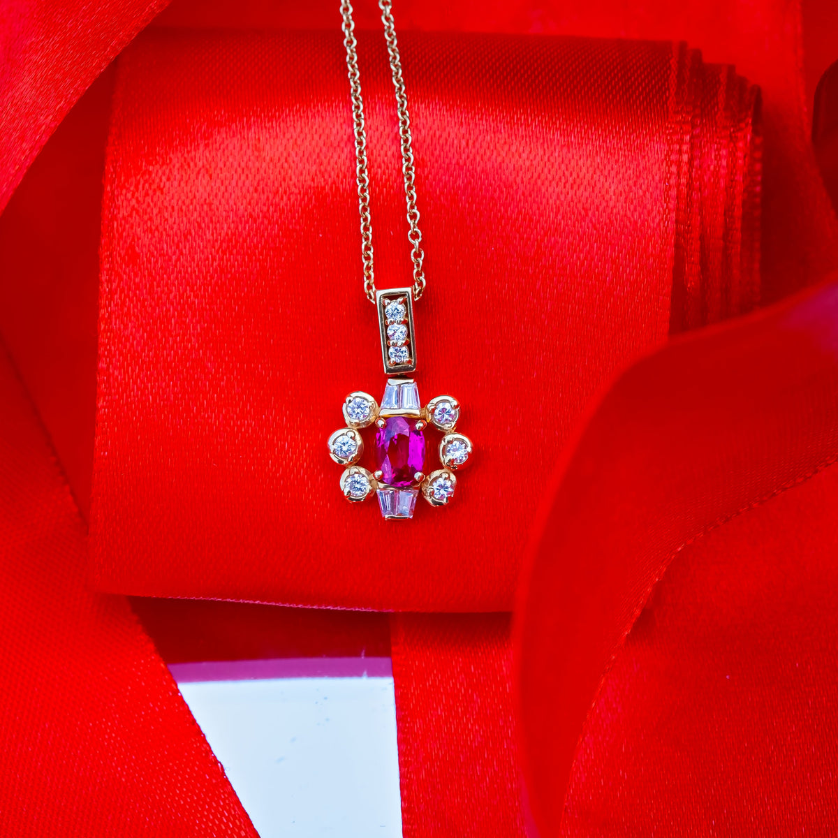 0.59ct Ruby & Diamond 16" Necklace 6.7g